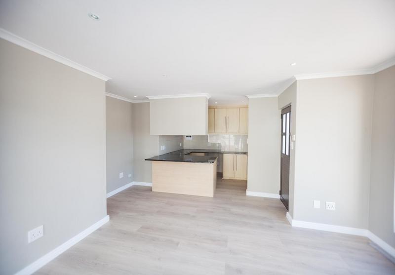 2 Bedroom Property for Sale in Bloubergrant Western Cape